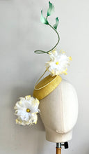 Daisy - Yellow Button Hat