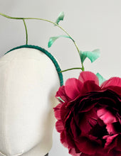 Lissi - Burgundy Feather Flower Fascinator