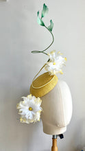 Daisy - Yellow Button Hat