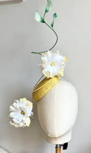 Daisy - Yellow Button Hat