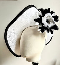 Marlo - Black & White Hat