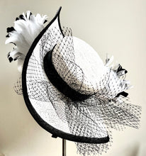 Marlo - Black & White Hat