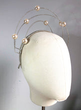 Edwina - Pearl Halo Crown - MM1056