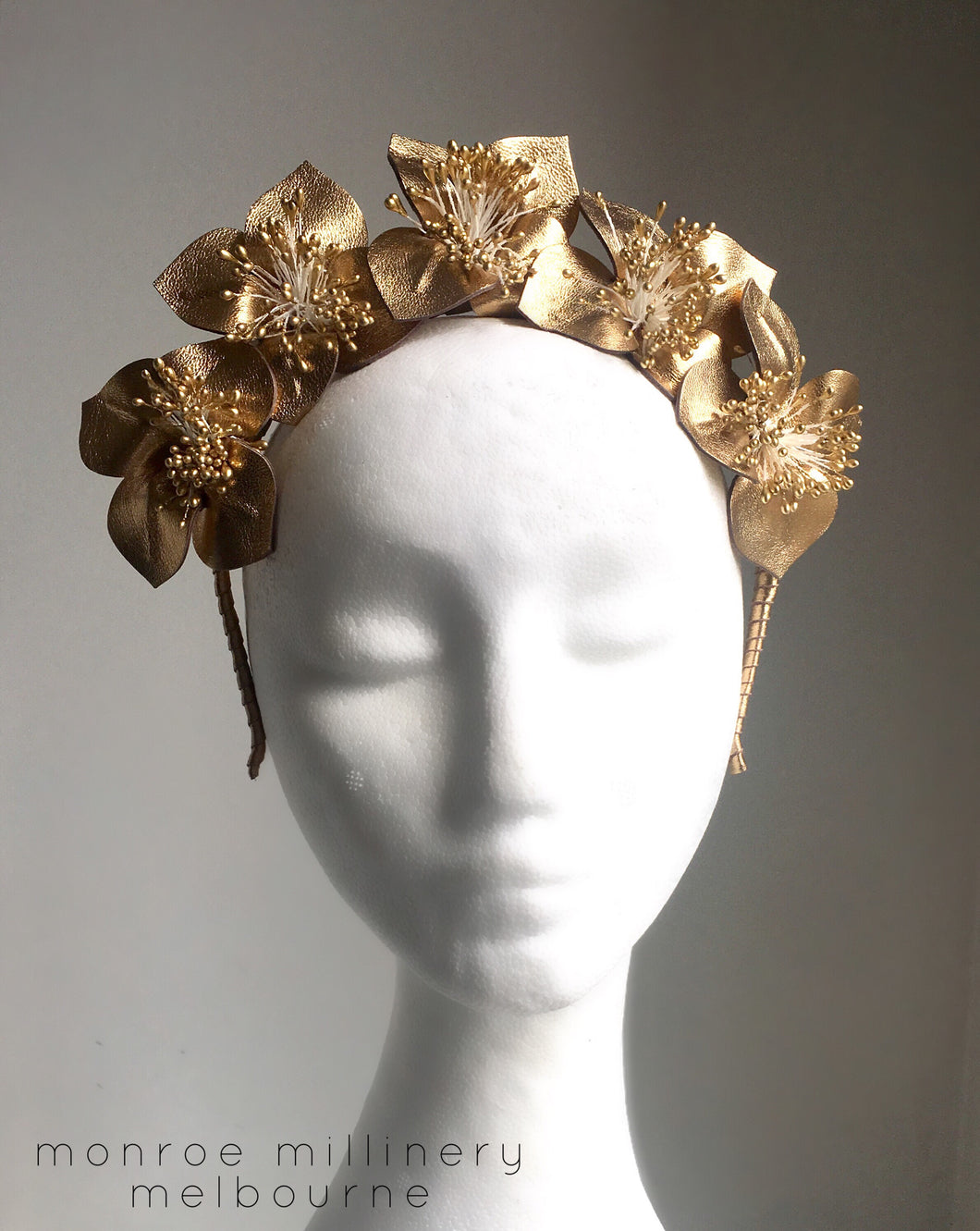 Gold on sale leather crown